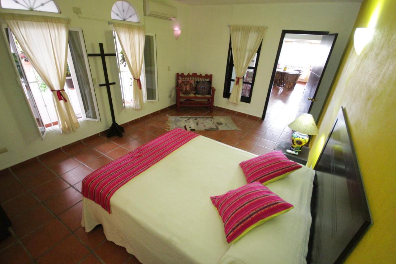 La Iguana Vallarta Lgbt Adults Only - Romantic Zone - Party Clubbing Street Пуэрто-Вальярта Экстерьер фото