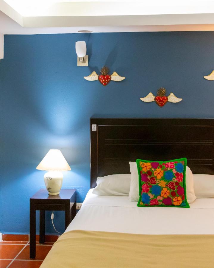 La Iguana Vallarta Lgbt Adults Only - Romantic Zone - Party Clubbing Street Пуэрто-Вальярта Экстерьер фото