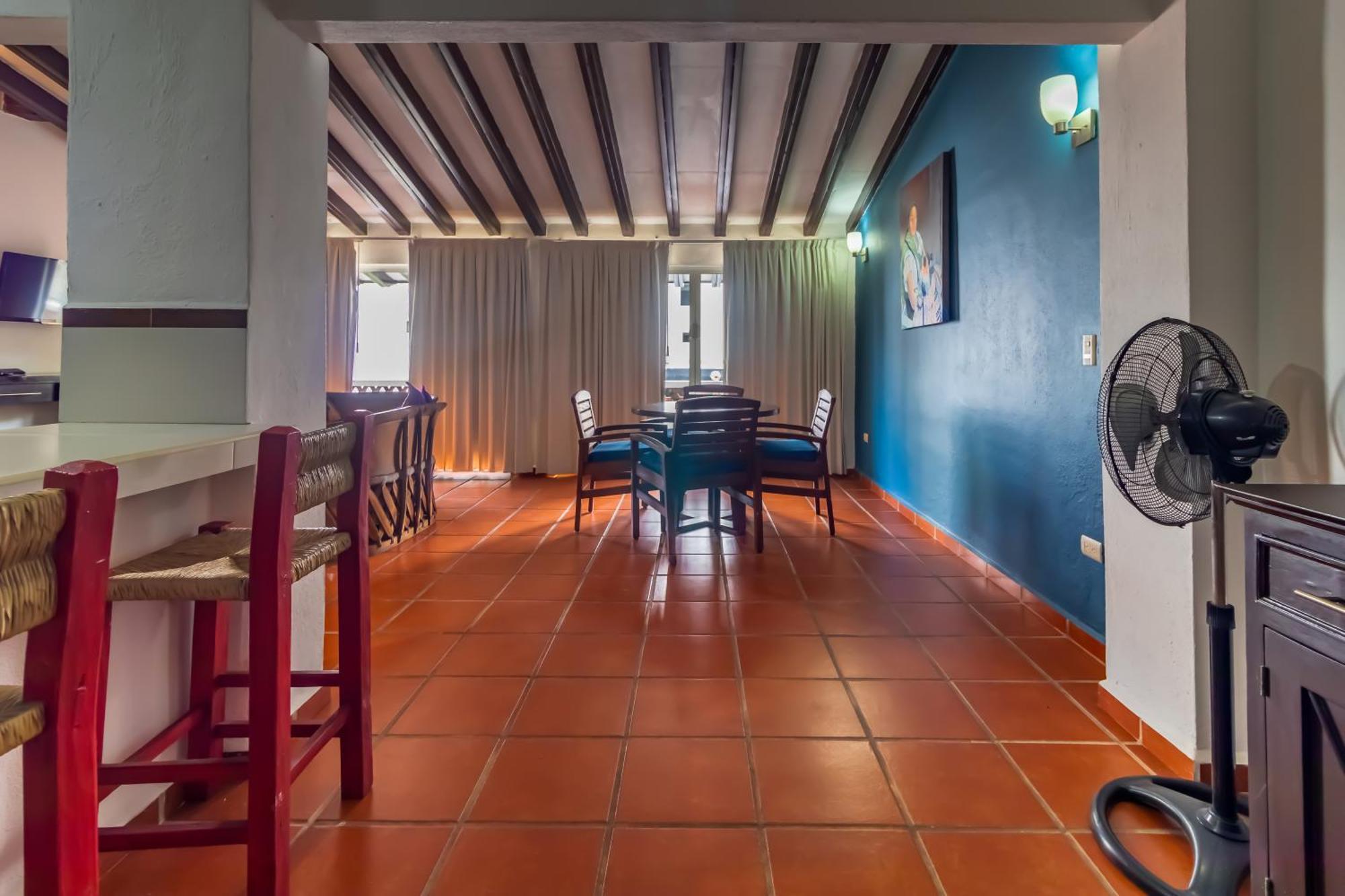 La Iguana Vallarta Lgbt Adults Only - Romantic Zone - Party Clubbing Street Пуэрто-Вальярта Экстерьер фото